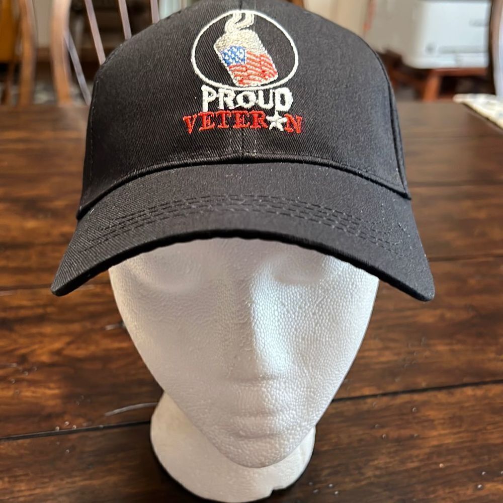 PROUD‎ VETERAN HAT black hat w/ embroidered text & dog tags NWOT New adjustable